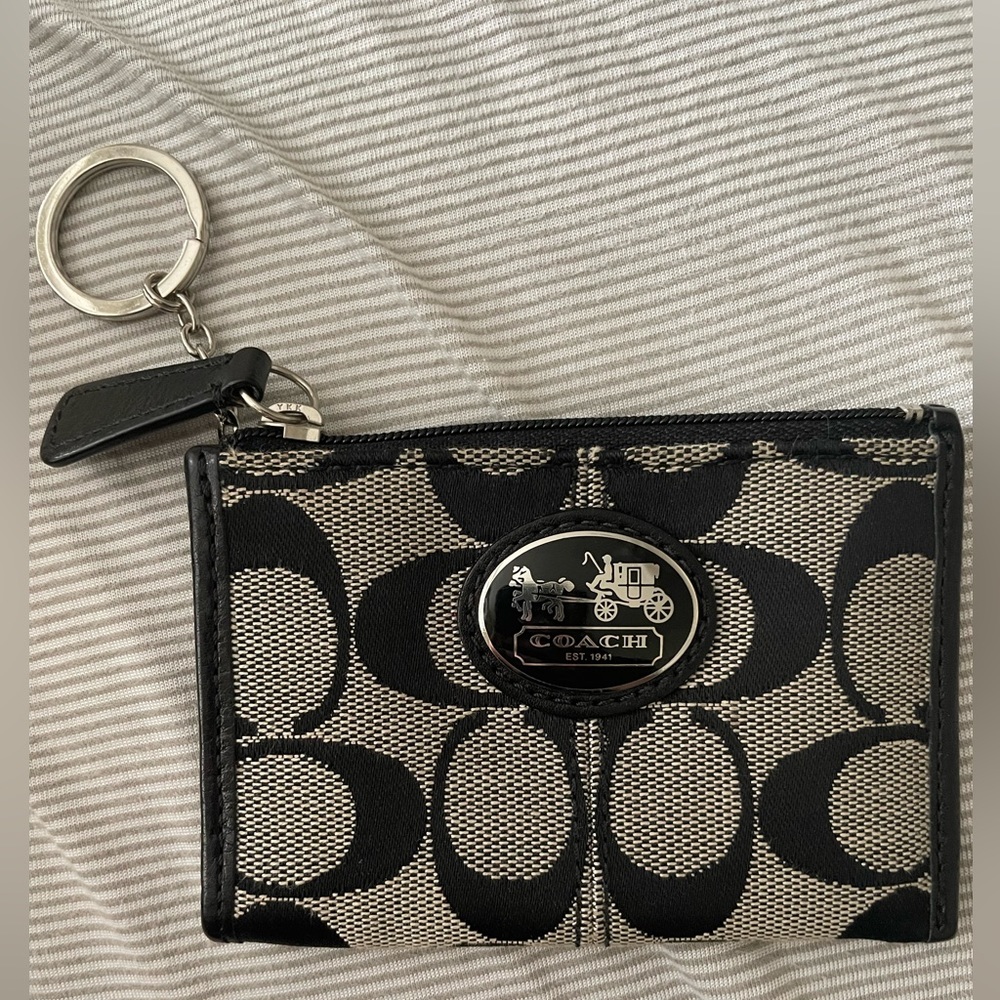 Coach coin holder/wallet